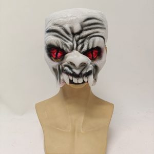 Vampyyrin puolikasvo naamio