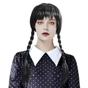 Musta peruukki leteillä